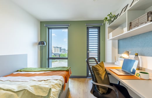 Silver En Suite